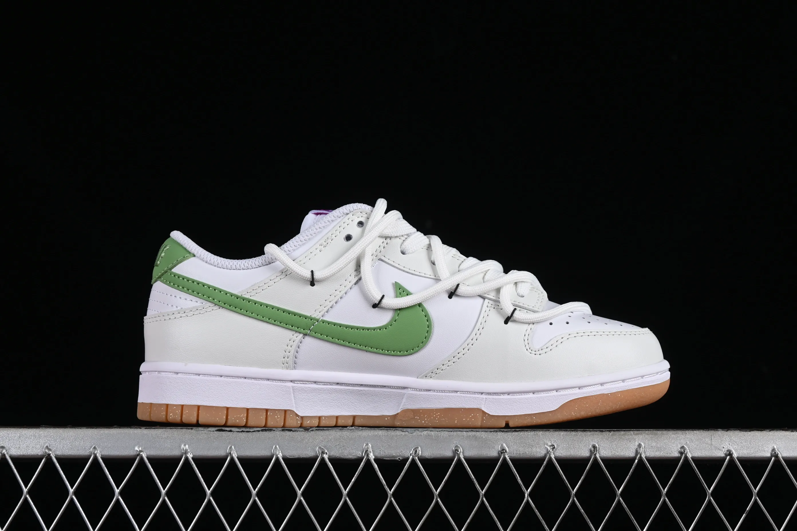 All Categories Nk SB Dunk Series Nk SB Dunk Low Low-top Sneakers Nk Dunk Low Spring and Summer Series Qingti Camellia White and Green SB Low-top Casual Sneakers FD9922-151